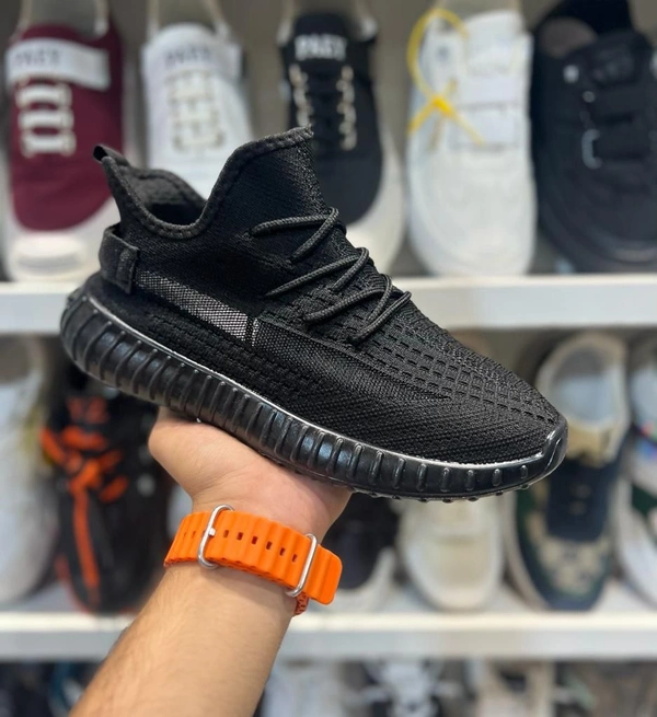 iMPORTED SHOENEW ARRIVAL 🔥NEW COLLECTION 🆕🆕🆕BEST QUALITY ✅✅✅ALL SIZE AVAILABLE 40-41-42-43-44 freeship 👍