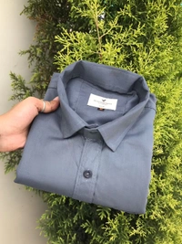 *Premium. Quality Plain 100% Cotton Blackberrys Shirt Artical**BRAND:- BLACKBERRYS**Latest Showroom Article**Premium Quality Shirts**Very Soft & Comfort Feel**4 Colours**Full Sleeves*Size : *M38 L40 XL42 XXL44**Price : 💫 **Shipping Free ✌**Full Stock**350 Pcs Available in stock**See Video For Quality*Best Quality Guranteed