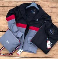 *Very Premium Quality UNDER ARMOUR WINDCHEATER*😍🎉*New New New feature*🎉 👉*Top quality light weight Windcheater with *inbuilt water resistant carry bag**Brand - UNDER ARMOUR**WIND BREAKER &  FULLY WATERPROOF FABRIC*👉IMPORTED TPU FABRIC👉INSIDE NET*PREMIUM QUALITY**SIZES M38, L40, XL42, XXL44**LATEST SHOWROOM ARTICLE** FS**Note: pls don’t compare with cheap quality market prod
