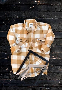 *BRAND - ZARA*Wollen shirtsLatest article of 2023 Welcome WINTERS Double pocket shirts Designer articleWoolen stuff  *BEST QUALITY* IMPORTED stuff *7aQuality ✅ Store Articles✅**CUSTOMER FULLY SATISFACTION😍👌**SIZE-  M(38) L(40) XL(42)* freeship* *Quality Fully Guaranteed*💯Weight 500-600 gram IMPORTED stuff very smooth and soft*BEST FOR PERSONAL USE*