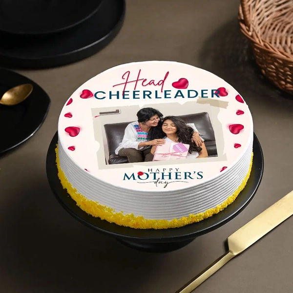 Cheerleader Mom Photo Cake - 1 Kg