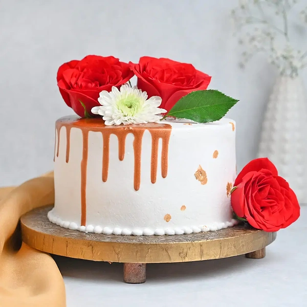 Flowers Topped Vanilla Drip Cake - 1 Kg