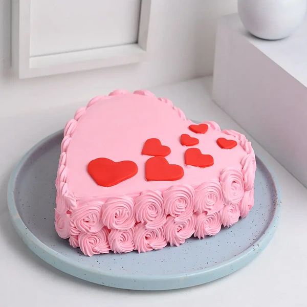 Roses Heart Strawberry Cake - 1 Kg