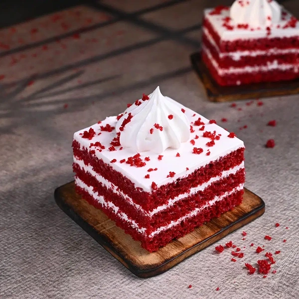 Red Velvet Pastry - 2 Pcs