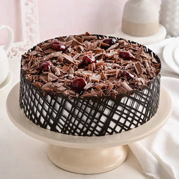Cherry Chocolate Black Forest Cake - 2 Kg