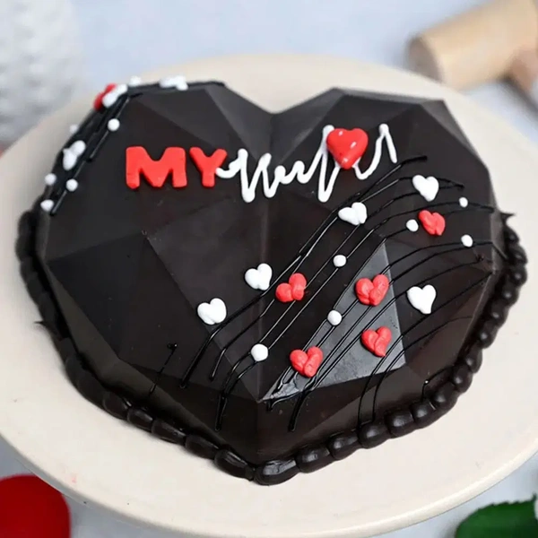 Chocolate Pinata Heart Shape Cake - 450 Gm