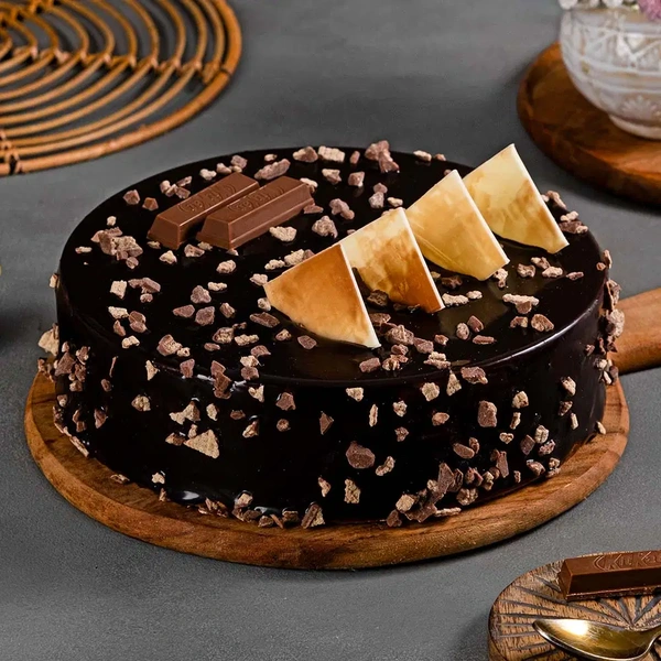 KitKat Chocolate Truffle Cake - 2 Kg