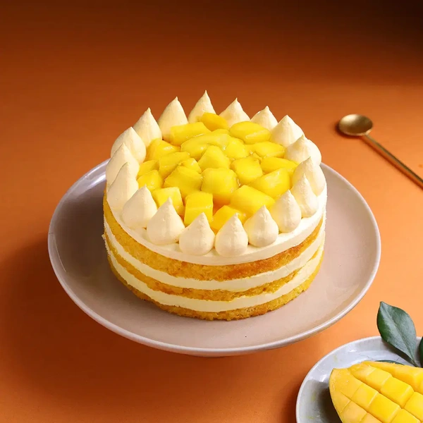 Juicy Mango Delight Cake - 500 Gm
