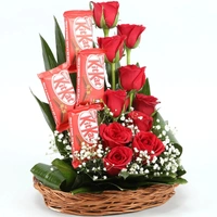 10 Red Roses With Chocolates