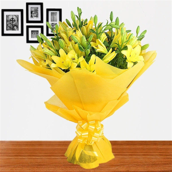 10 Yellow Lilies Bouquet