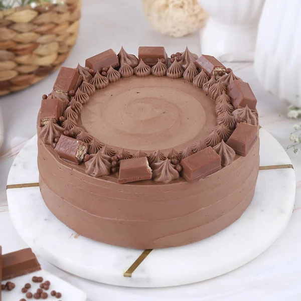 Kit Kat Crunch Cream Cake - 500 Gram