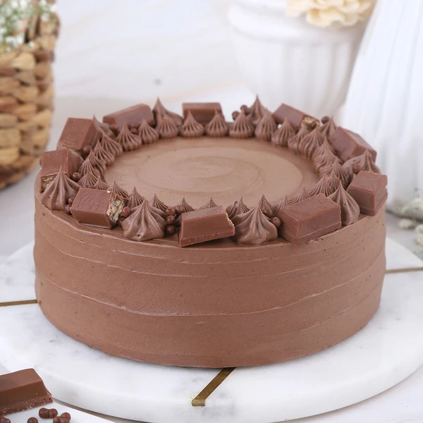 Kit Kat Crunch Cream Cake - 500 Gram