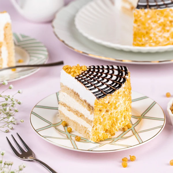 Butterscotch Cream Cake - 500 Gram