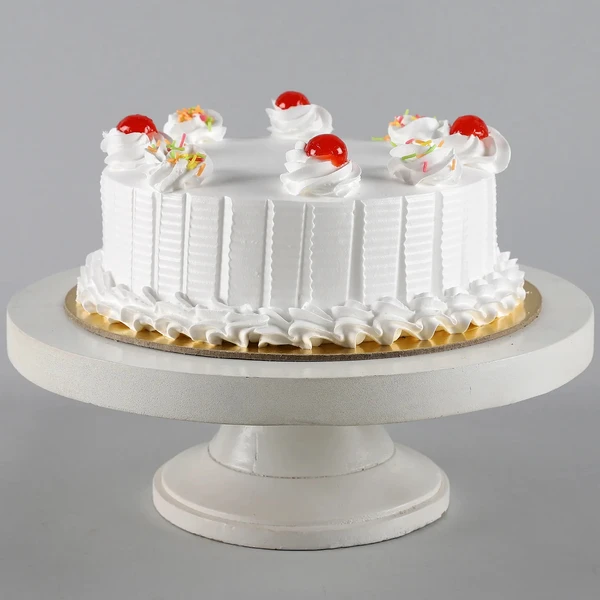 Fresh Flowers Vanilla Cake - 500 Gram