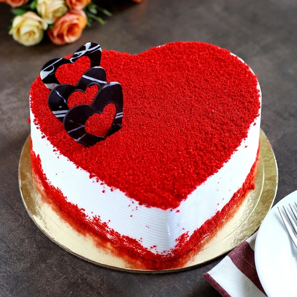 Red Velvet Heart Cake - 500 Gram