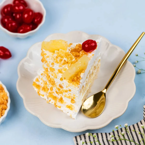 Pineapple With Butterscotch Cake - 500 Gram