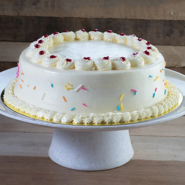 Vanilla Love Designer Cake - 500 Gram