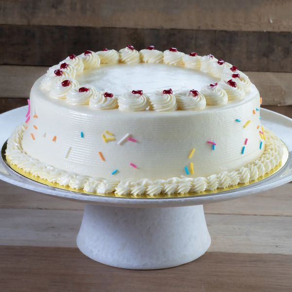 Vanilla Love Designer Cake - 500 Gram