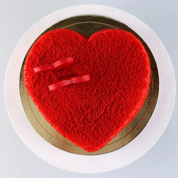 Sweet Red Heart Velvet Cake - 500 Gram