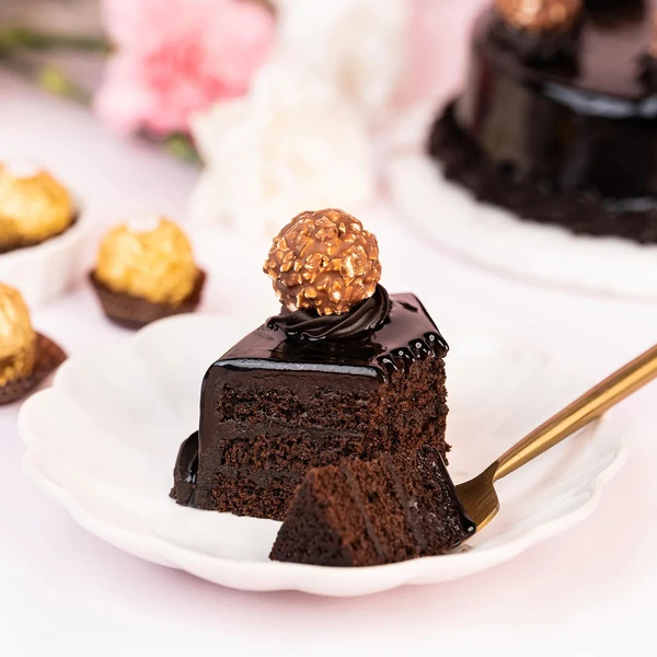 Ferrero Rocher Truffle Cake - 500 Gram