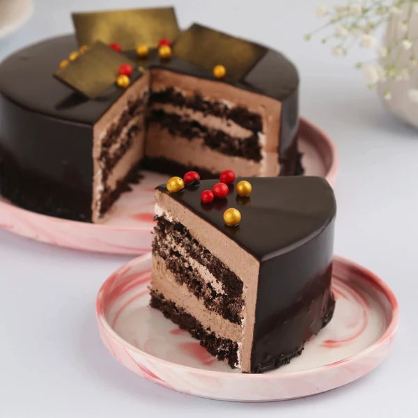 Yummy Truffle Cream Cake - 500 Gram