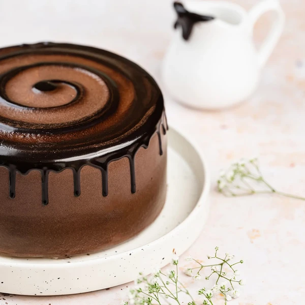 Extravagant Chocolate Cream Cake - 500 Gram