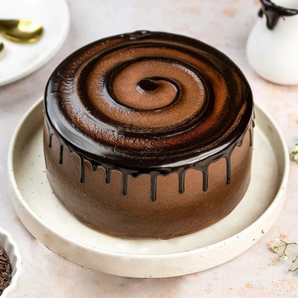 Extravagant Chocolate Cream Cake - 1 KG