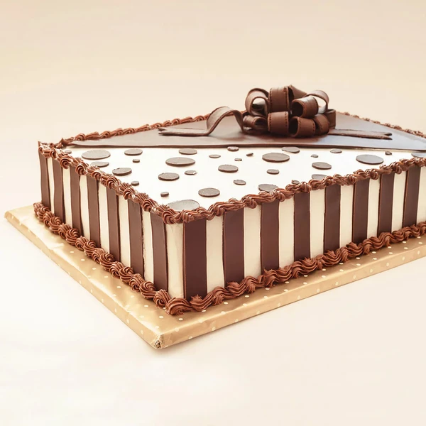 Chocolate Gift Cake - 2 KG