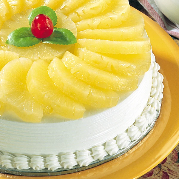 Fresh Flowers & Creamy Pineapple Cake - 500 Gram