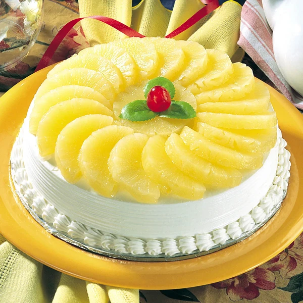 Fresh Flowers & Creamy Pineapple Cake - 2 KG