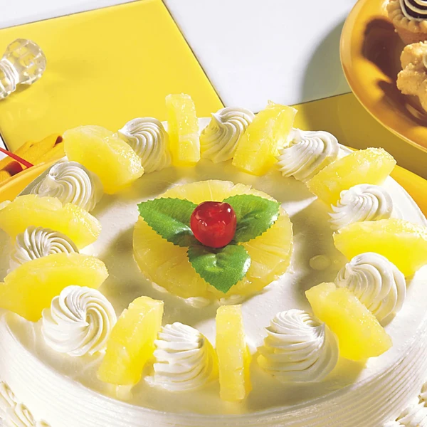 Delicious Pineapple Cream Cake - 500 Gram