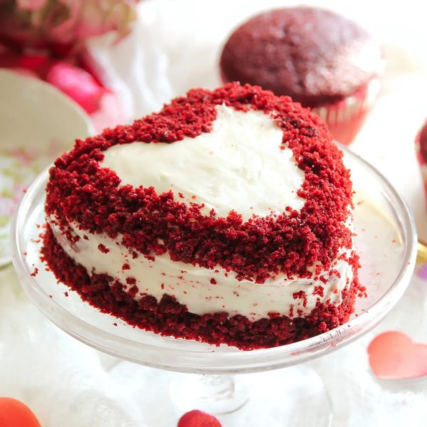 Red Velvet Heart Cream Cake - 500 Gram