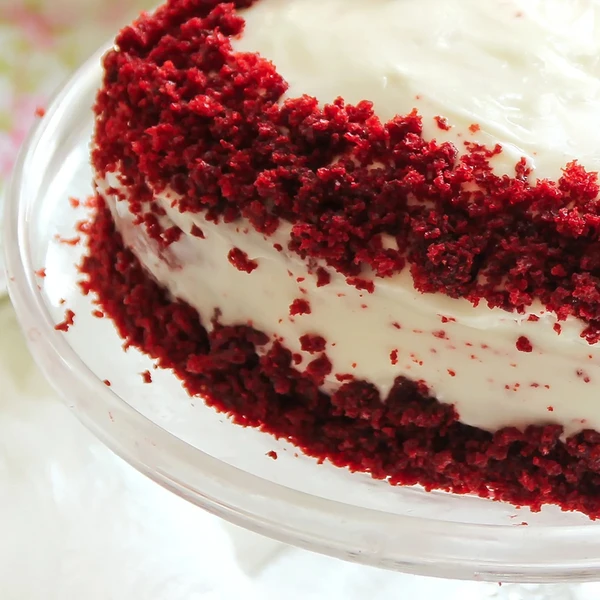 Red Velvet Heart Cream Cake - 2 KG