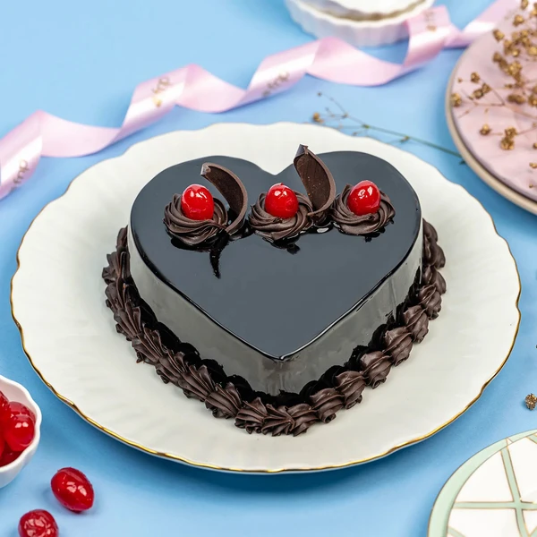 Chocolate Truffle Heart Cake - 1.5 KG