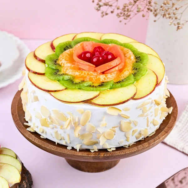 Creamy Vanilla Fruit Cake - 500 Gram