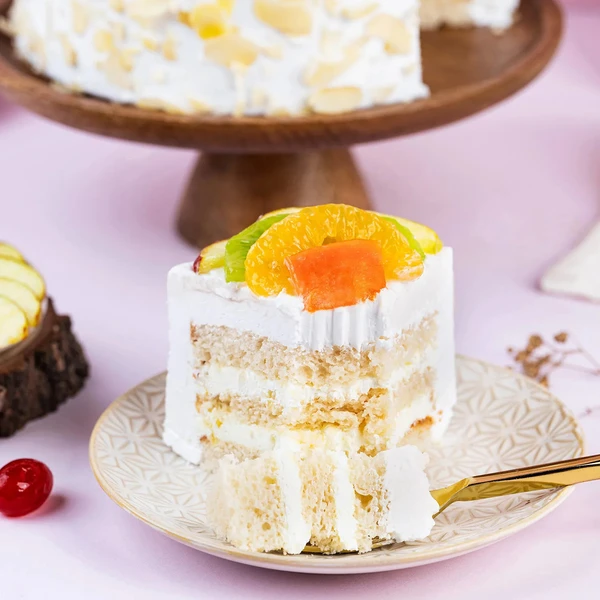 Creamy Vanilla Fruit Cake - 1 KG