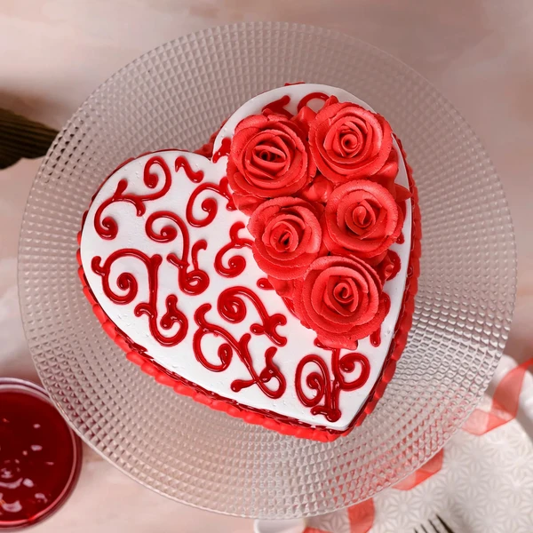 Rosy Heart Chocolate Cake - 500 Gram