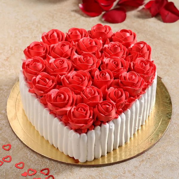 Pretty Roses Black Forest Cake - 1 KG