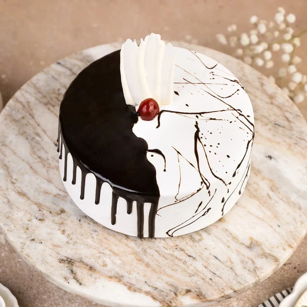 Creamy Drip Black Forest Cake - 500 Gram