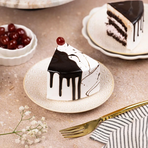 Creamy Drip Black Forest Cake - 1 KG