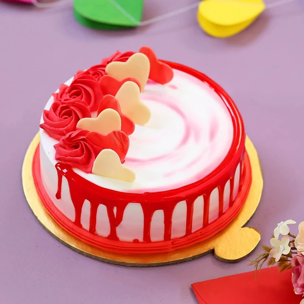 In Love Strawberry Cake - 500 Gram