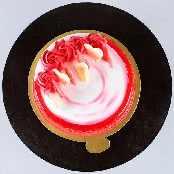 In Love Strawberry Cake - 500 Gram