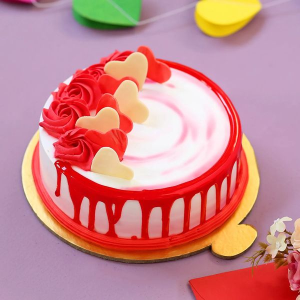 In Love Strawberry Cake - 1 KG