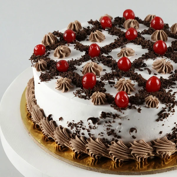 Zig Zag Black Forest Cake - 2 KG