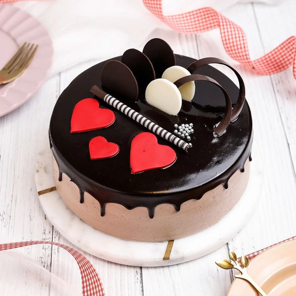 Red Hearts Chocolate Cake - 1 KG