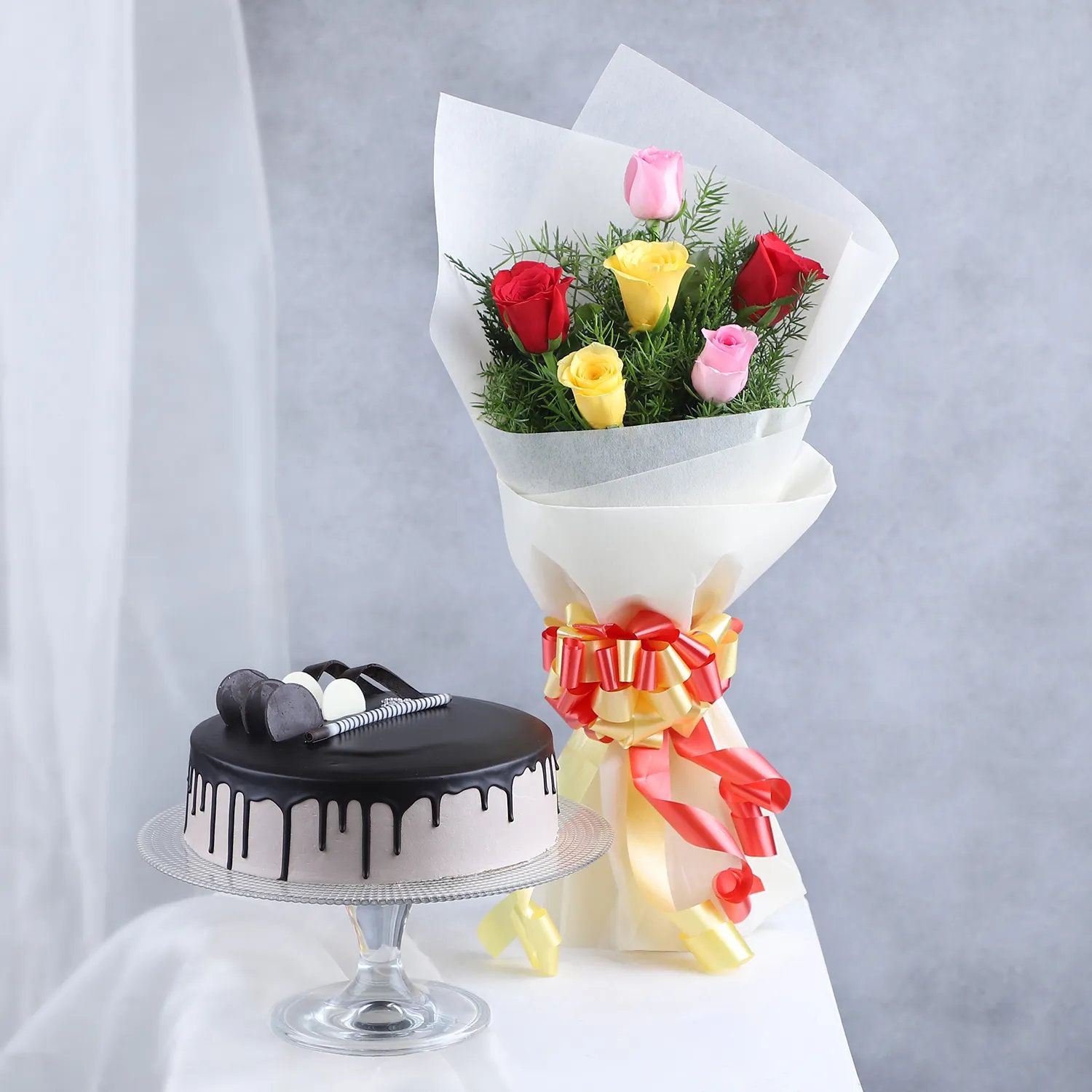 Rose Bouquet Cake | Online Cake Delivery - CakeBee