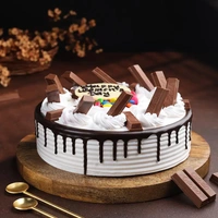 Kitkat Gems Cake - 500 Gm