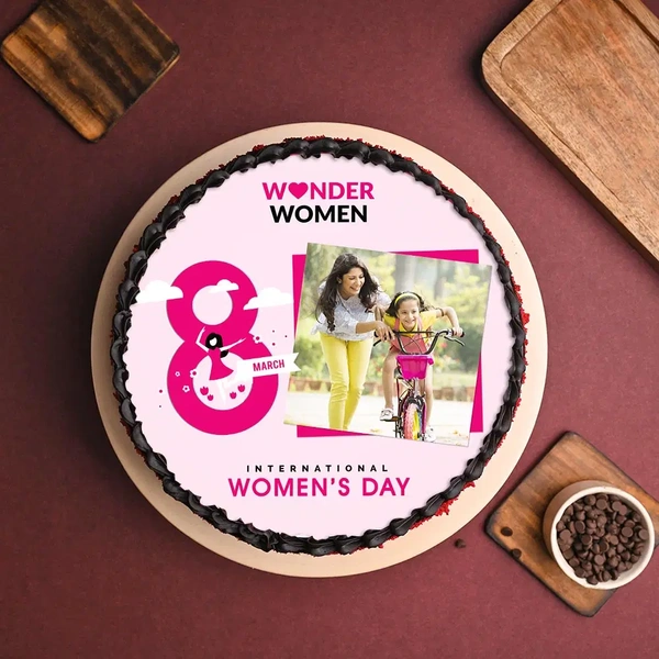 Wonder Woman Photo Cake - 1 Kg