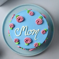 Moms Blue Floral Cake - 1.5 Kg