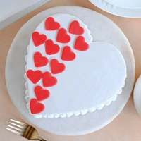 Classic Heart Shaped Vanilla Cake - 1.5 Kg